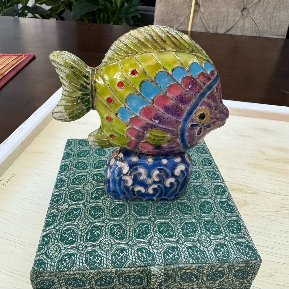 Beautiful DS Starr Cloisonné Tropical Fish Figurine On Stand Enamel Multicolor - Picture 4 of 15
